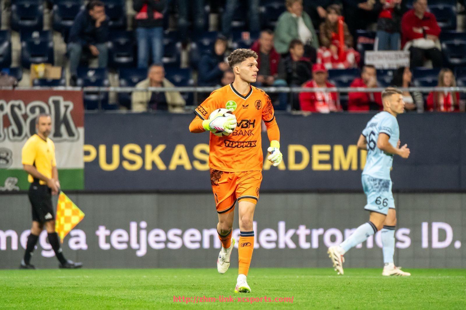 杏彩体育-法甲关键防守球员表现及对防线稳定性的贡献